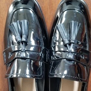 Tahari Size 9 Womens Patent Loafer